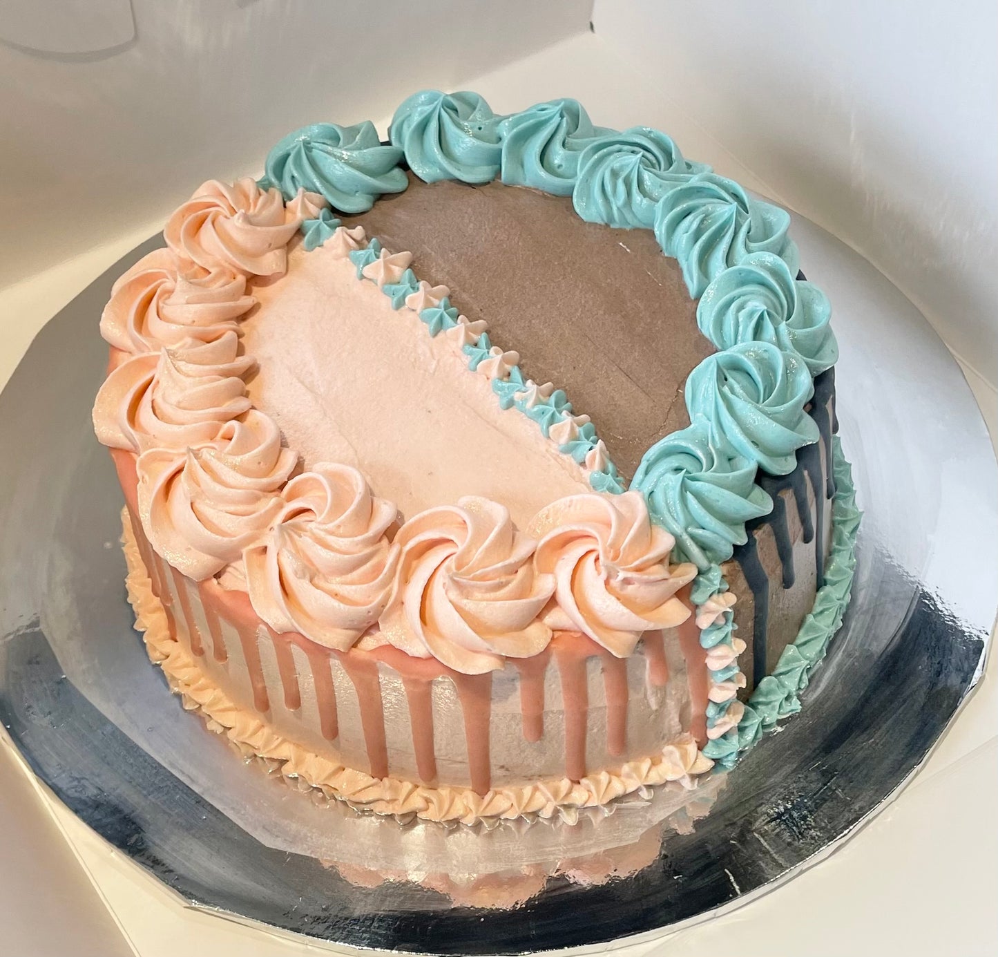 Custom made vegan cakes