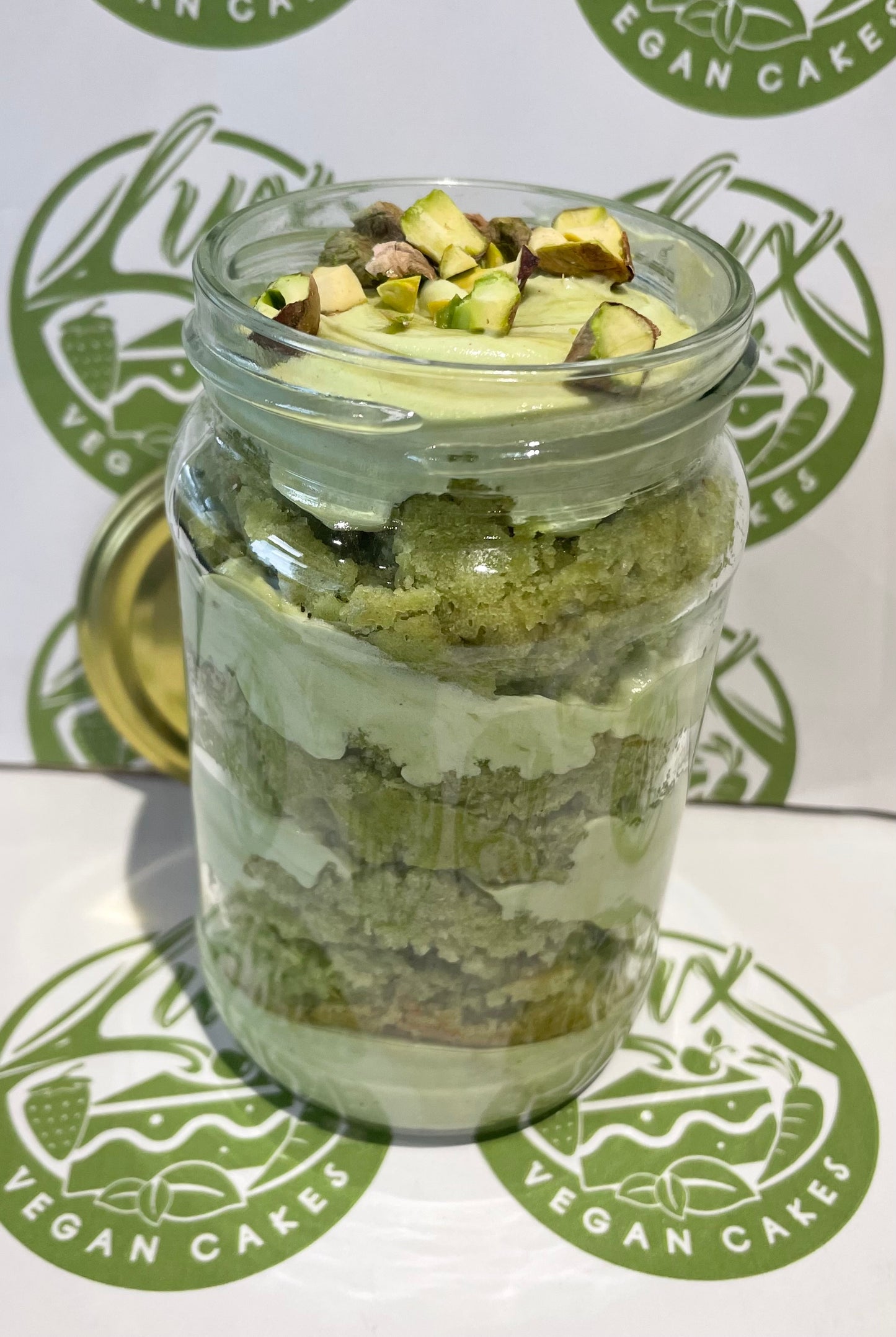 Pistachio cream sponge Medium Cake Jars