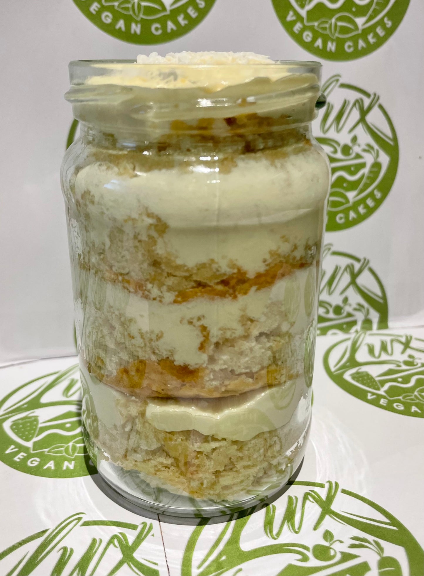 Coconut dream sponge Medium Cake Jars