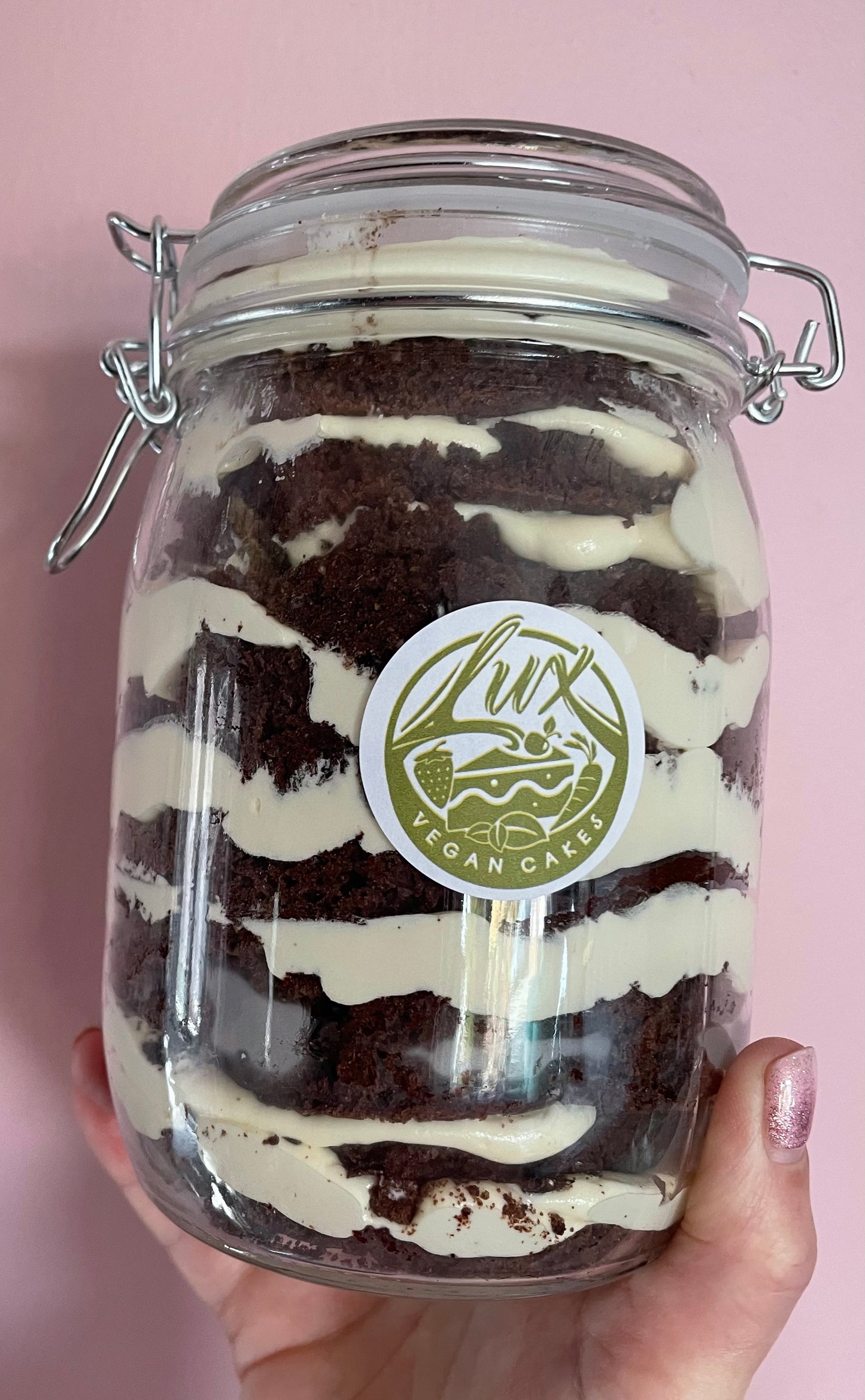XL Cookies and cream Cake in a Jar