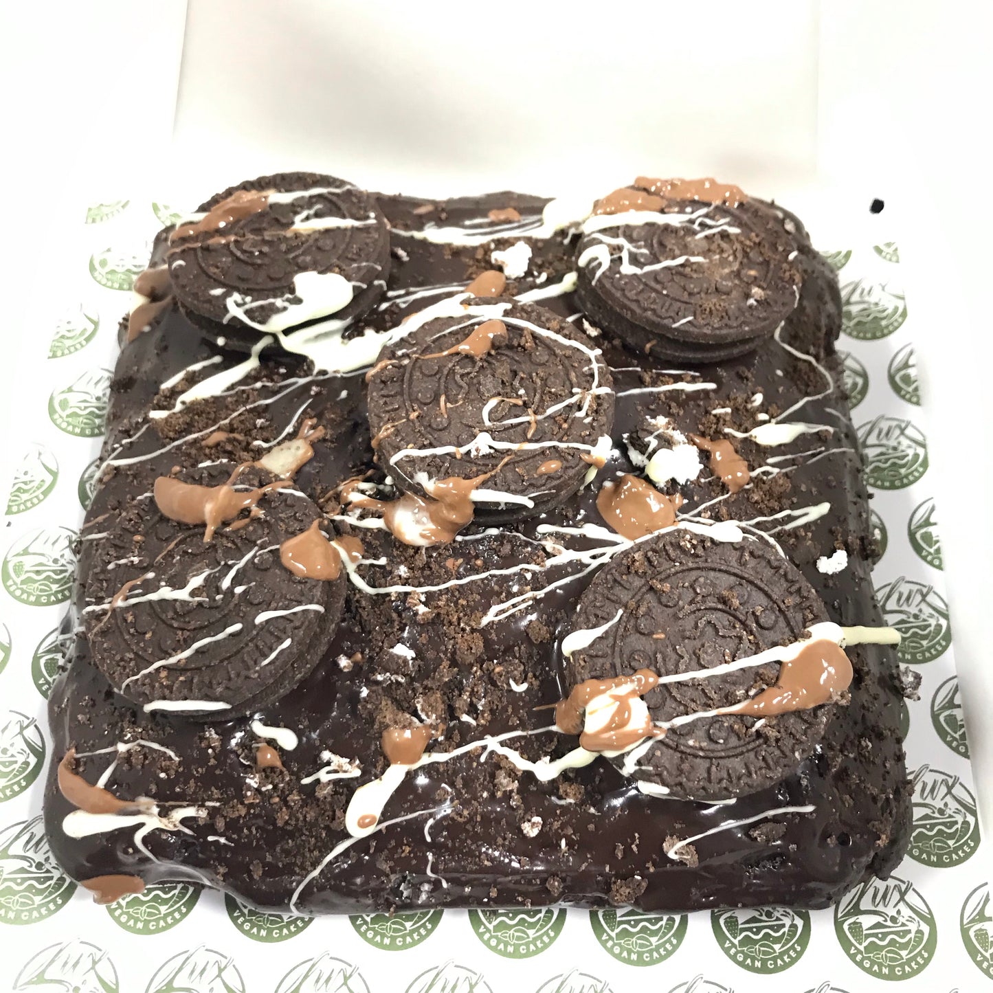 Vegan Cookies & Cream ‘Oreo’ cake