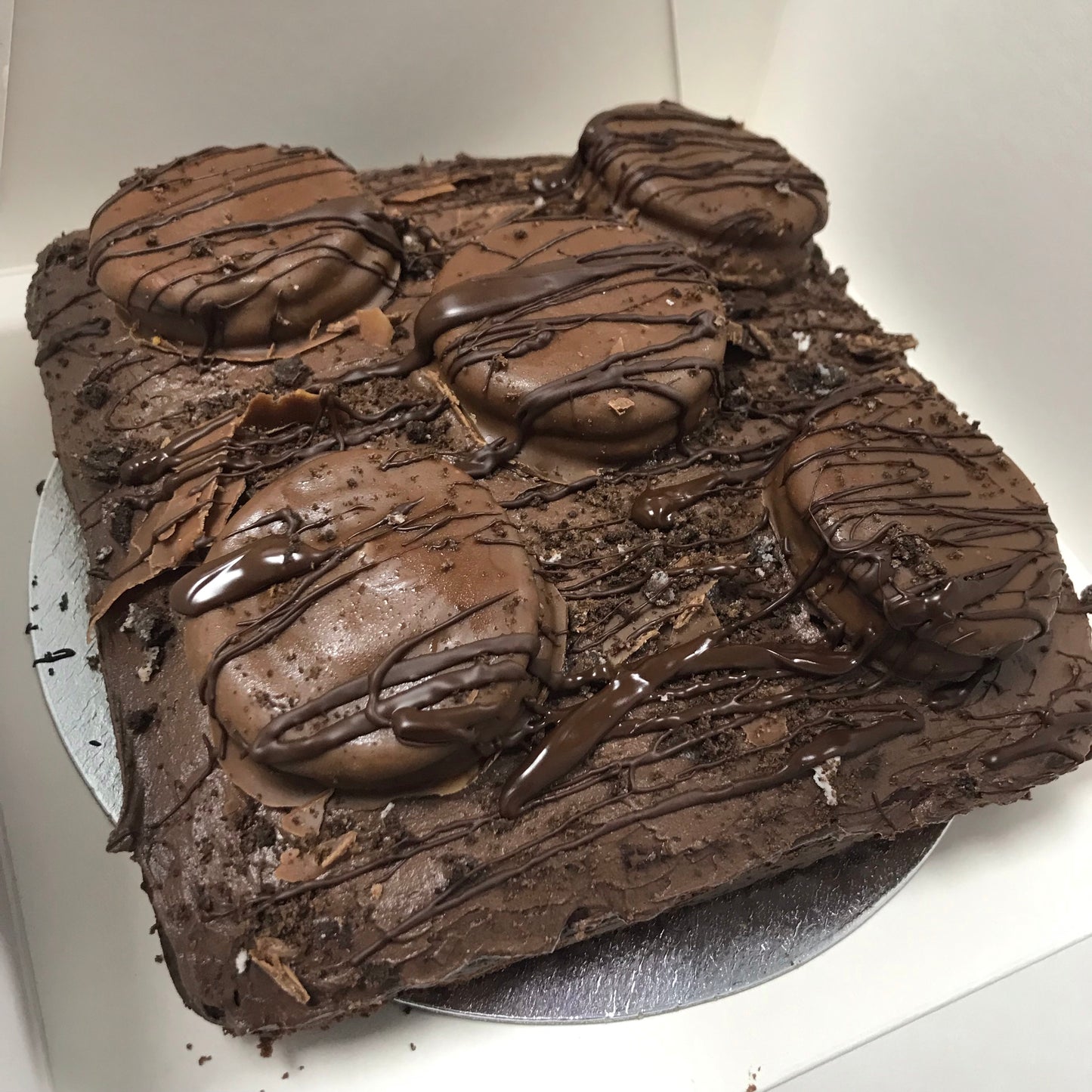 Peanut Butter Oreo Cake