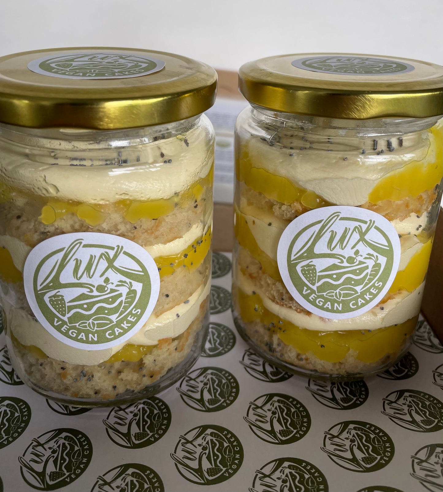 Lemon and Poppyseed Medium Cake Jars