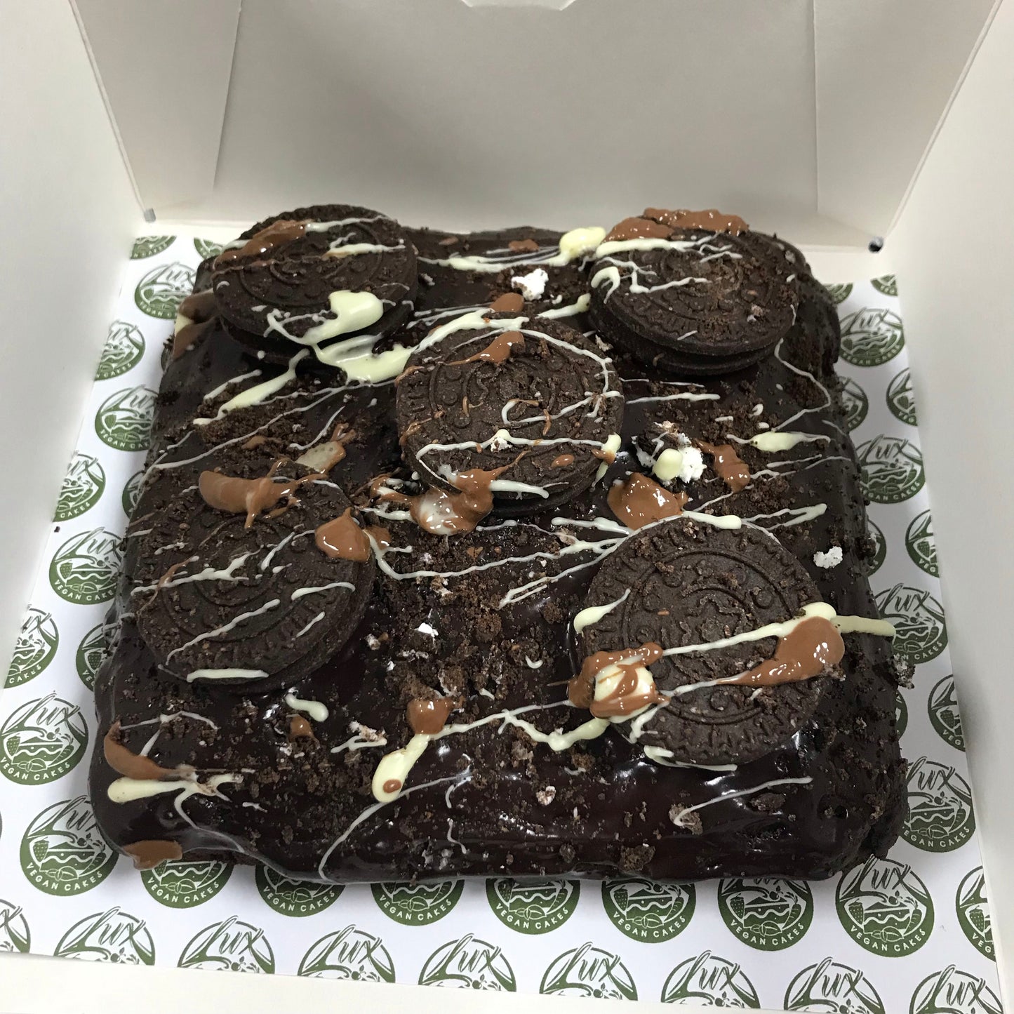 Vegan Cookies & Cream ‘Oreo’ cake