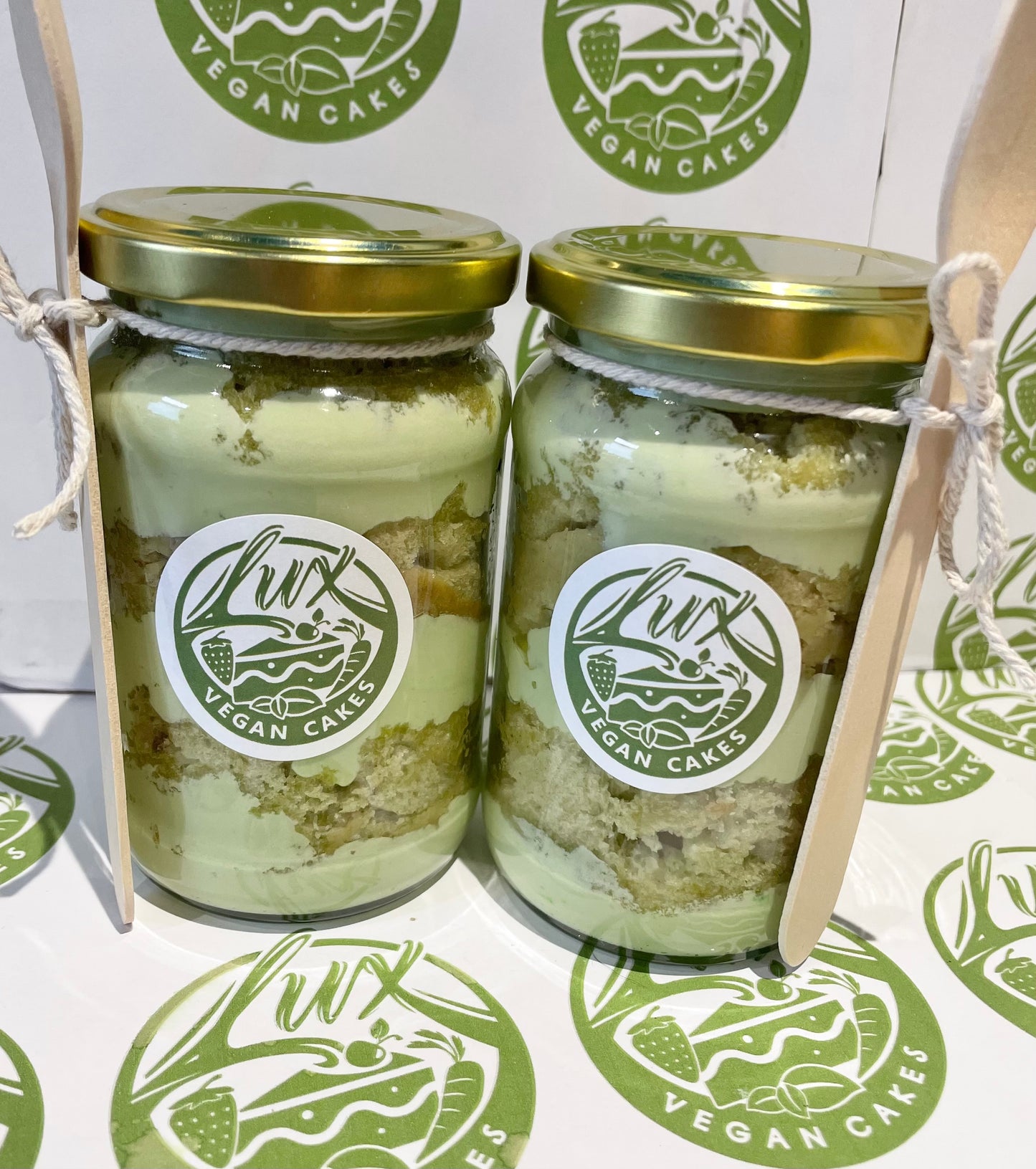 Pistachio cream sponge Medium Cake Jars