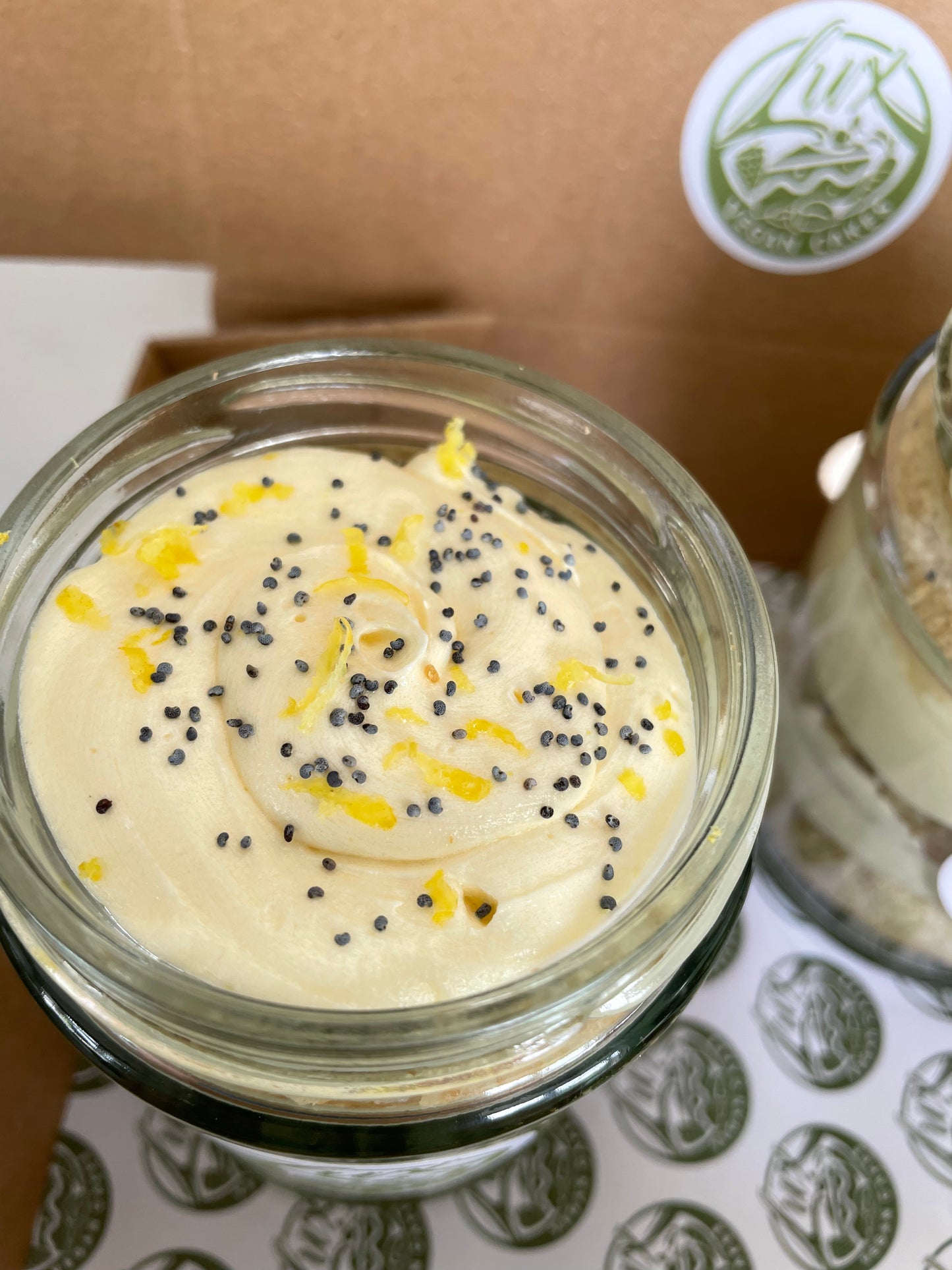 Lemon and Poppyseed Medium Cake Jars