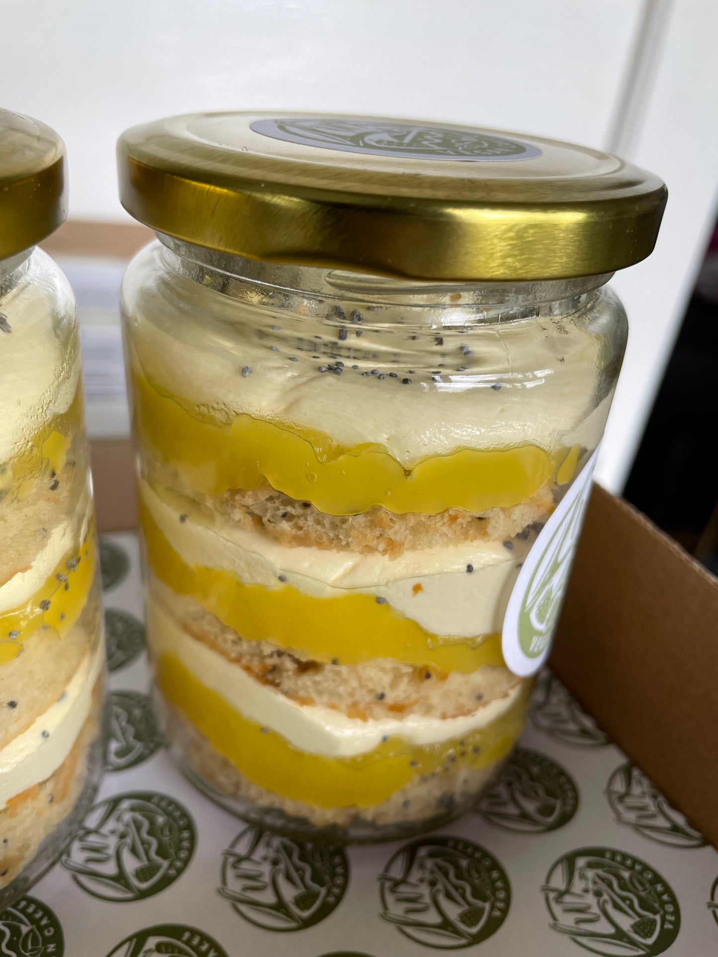Lemon and Poppyseed Medium Cake Jars